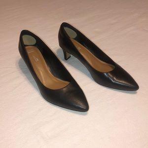 Clark’s black pumps